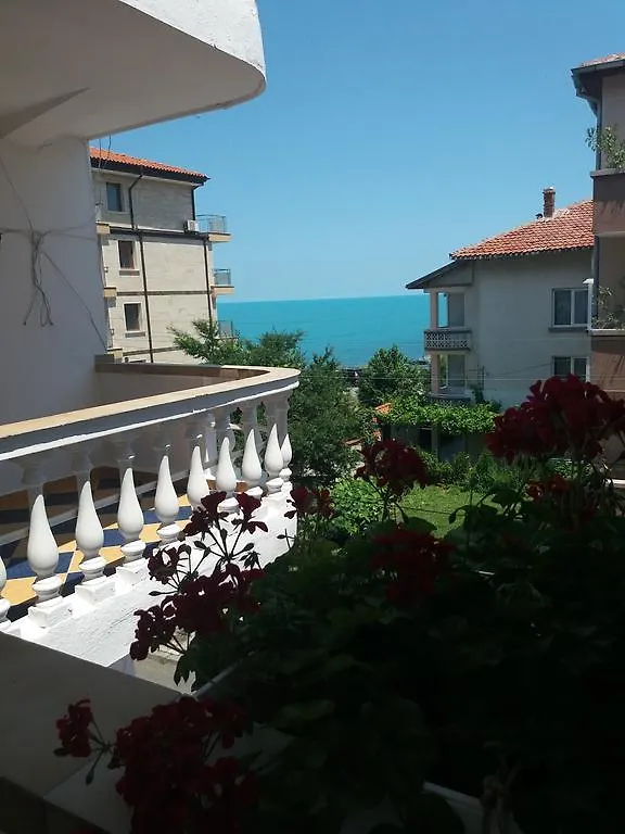 Primorsko Apartments 0*,